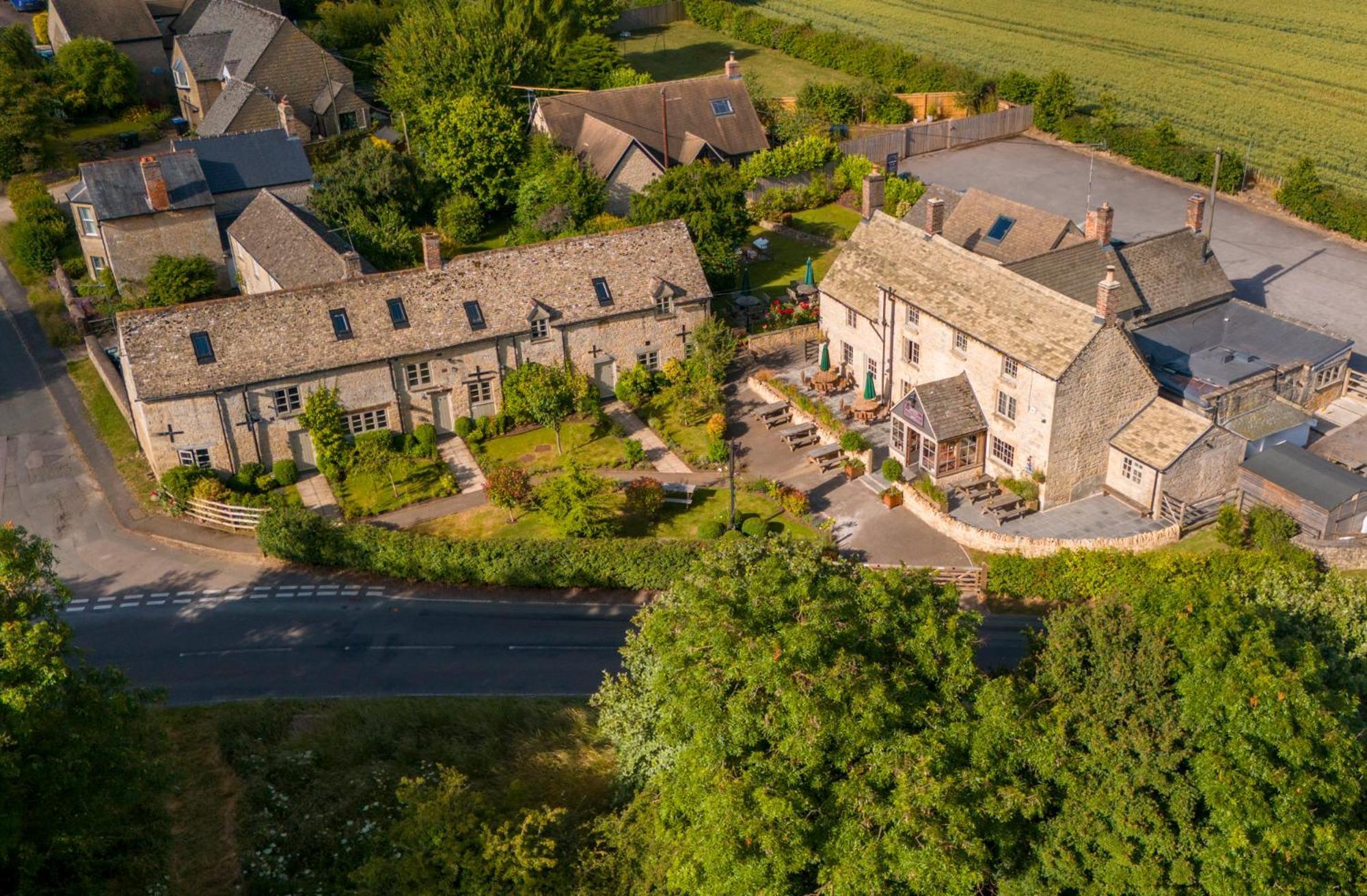 Hotel Killingworth Castle Woodstock Exterior foto